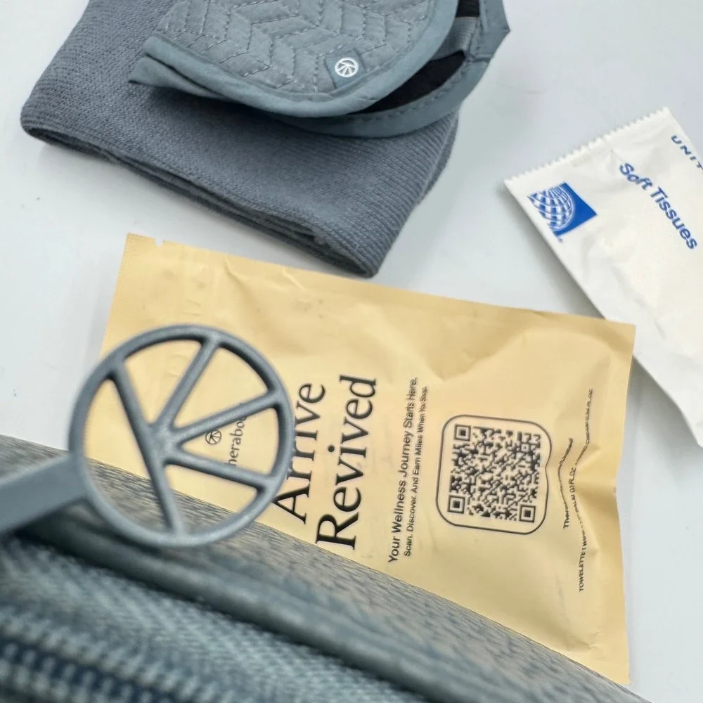 Therabody Amenity Kit Grey‎ United Airlines Arrive Revived